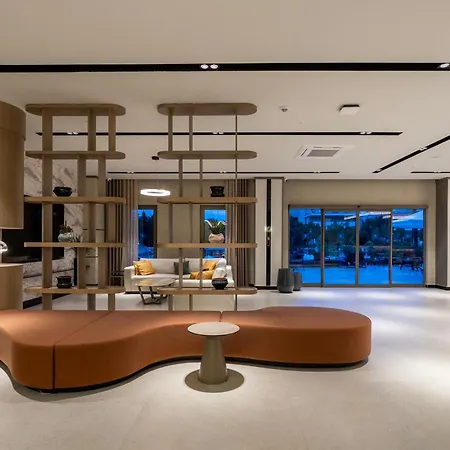Breeze Hotel 5*