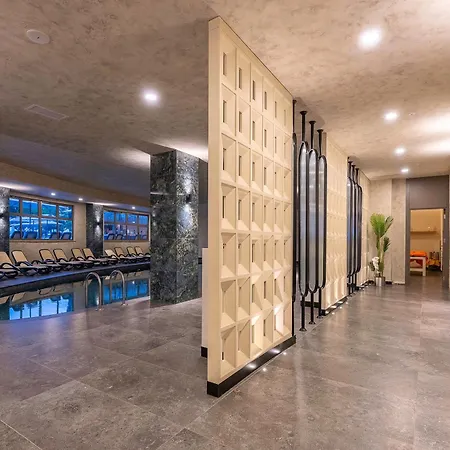 Breeze Hotel 5*