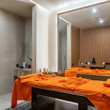Breeze Hotel