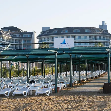 Breeze Hotel