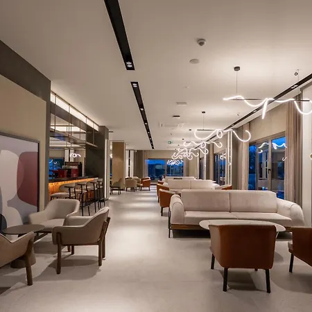 Breeze Hotel